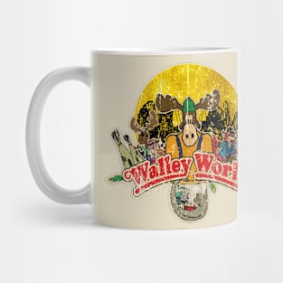 walley world vintage Mug